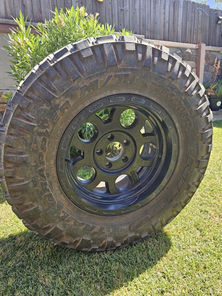 295/70 R17 With Rim for Sale in Mesa, AZ OfferUp