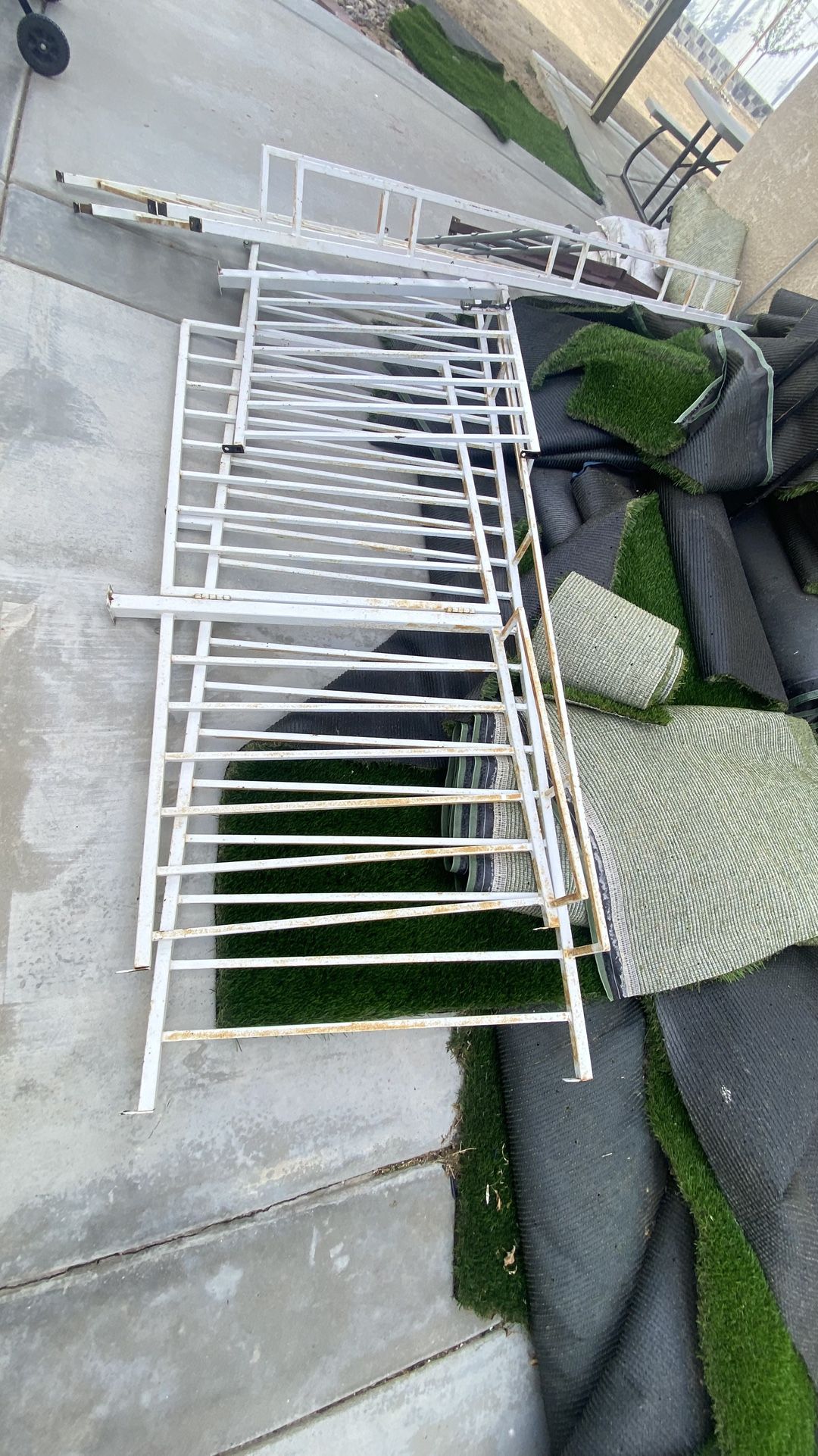 Metal Fence 5 Pieces