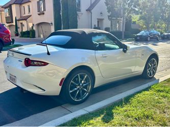 2023 Mazda MX-5 GT Miata manual