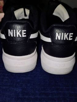 Nike women's (size 7)