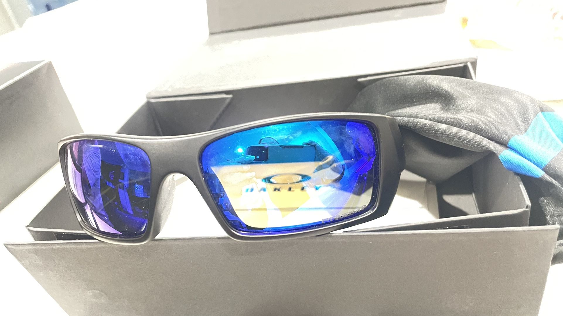 Oakley Gas Can – Prizm Blue Power with Rare Blue Badge