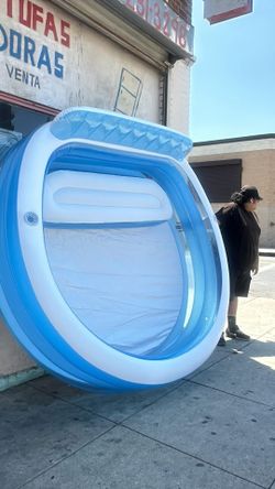RIVERAS FASHION. POOLS