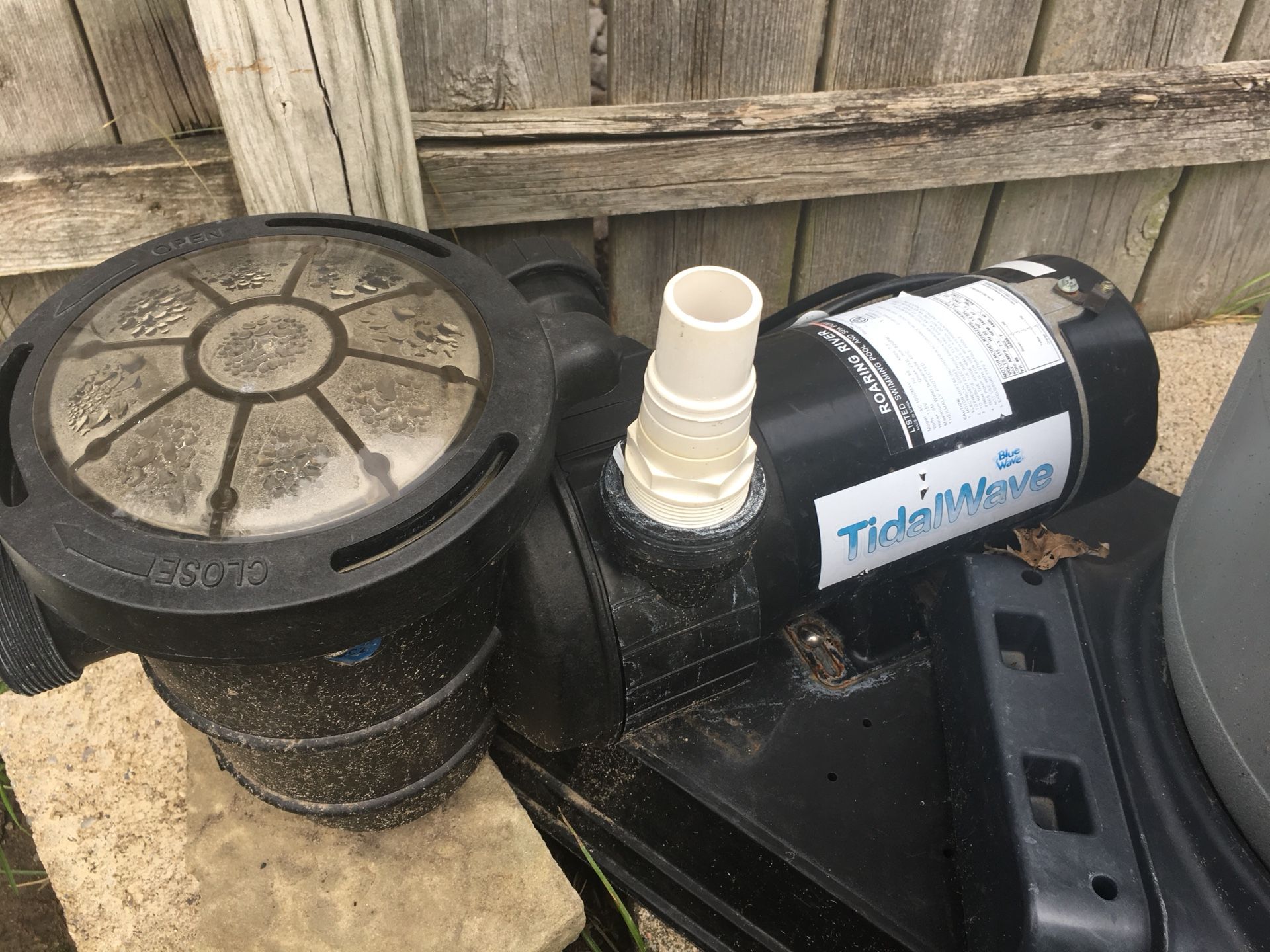 Excellent condition pool and spa pump 1 horse