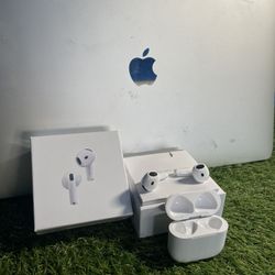 AirPods Pro 4 – Open Box / Like New 💯