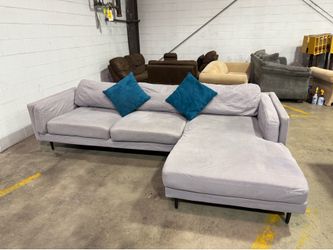 🚚 FREE Delivery! 2 Pc Light Gray Sectional Couch