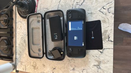 Steam deck lcd 512 gb with 1 tb sd card with screen protector installed