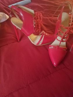 Red heel size 10