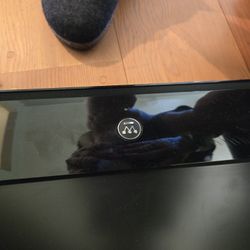 32" TV $20