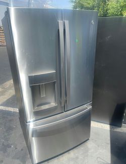 Stainless GE French Door Fridge with Ice Maker