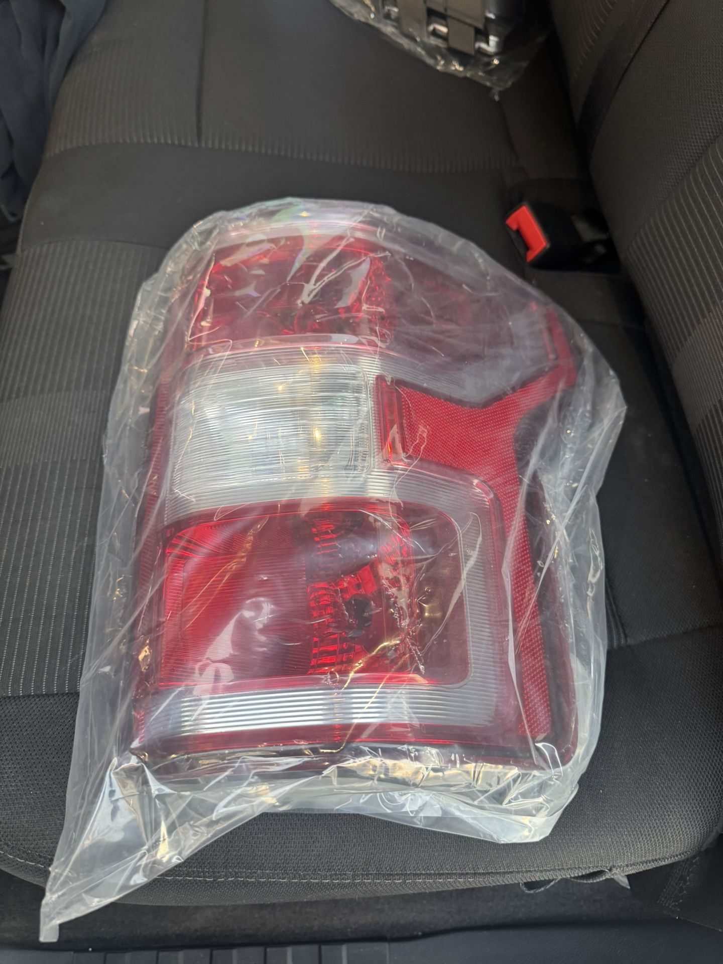 2018-2020 ford f150 tail light