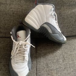 Jordan 12 Retro “Dark Grey size 4.5 Y