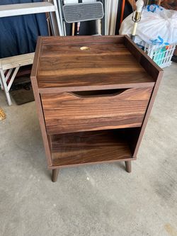 Nightstand (wood) with drawer/bottom cubby *Great condition