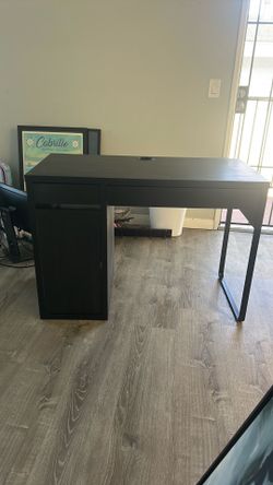 Small black computer desk