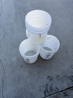 5 gallon buckets 5 for $15