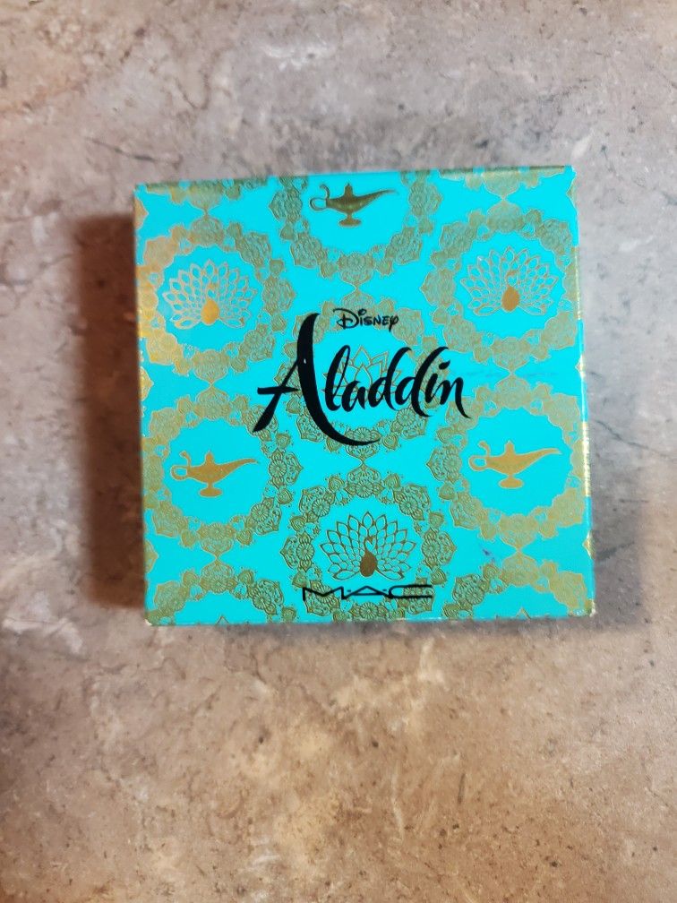 NIB-MAC Disney Aladdin Powder Blush in ALWAYS ONE JUMP AHEAD