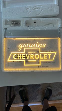 Genuine Chevrolet Neon Display Board Fluorescent Tube Hanging Light Garage Art