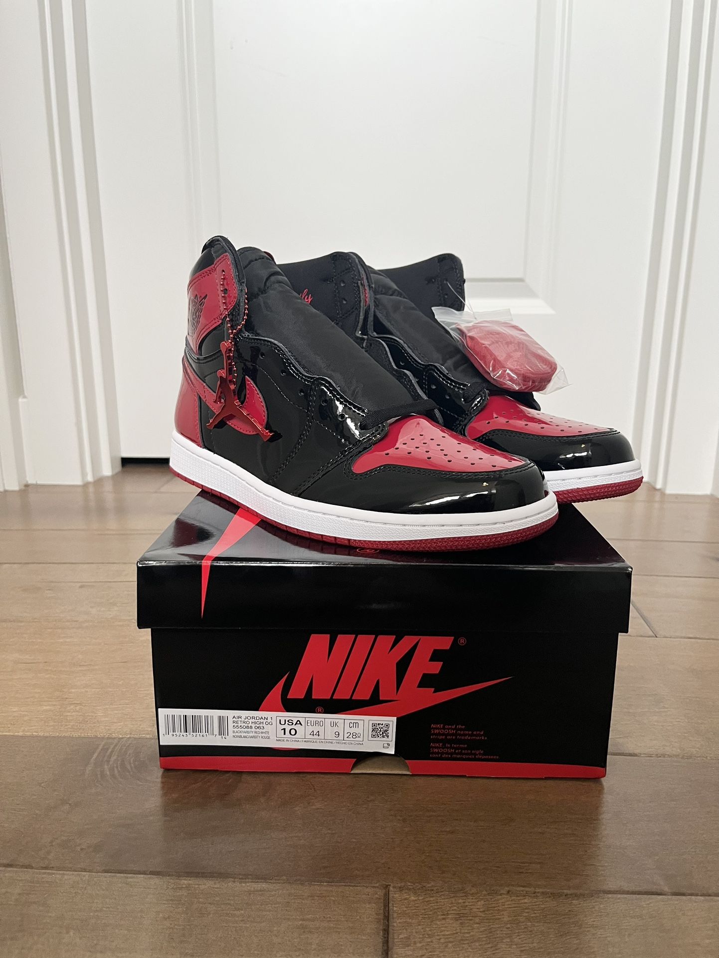 Jordan 1 High Retro OG Patent Bred - 8M / 9.5W 555088-063 Air Jordan 1 patent bred 10.5 (43.5) New | Mercari main image 3