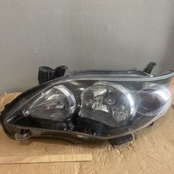 2011-2013 Toyota Corolla Left Headlight 
