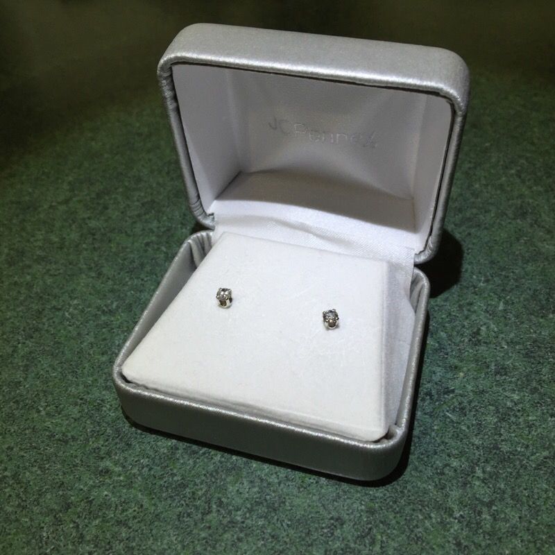 Lord & Taylor DIAMOND Earrings!!