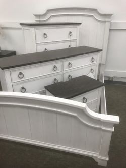 New 5 Piece Queen Bedroom 🔥🔥 AVAILABLE NOW