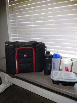 6 Pack Fitness Meal Cooler