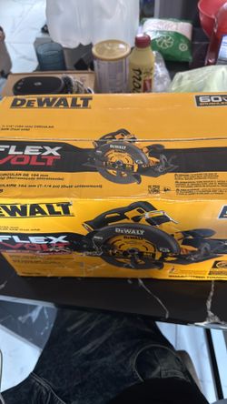Dewalt circular saw (new)