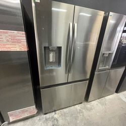 Samsung French Door Refrigerator With Dual Ice Maker