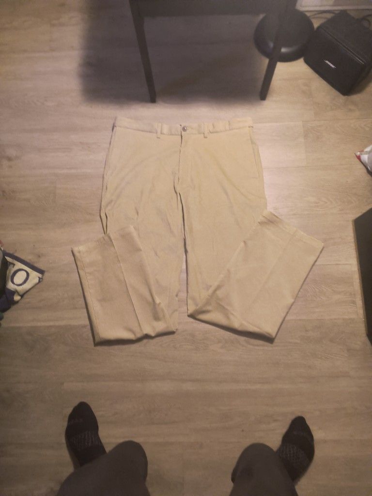 HaggarClassic Fit 40. 34 Never Worn Brand New