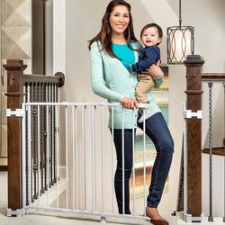 Regalo 2-in-1 Stairway and Hallway Wall Mounted Baby Gate