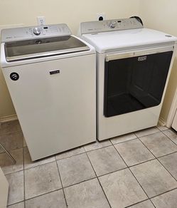 Maytag Bravos XL Washer and Dryer Set