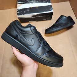 Size 11 - Air Jordan 1 2022 Low Triple Black