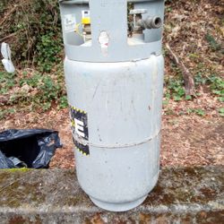 3 Brand New Forklift Tanks Full 9 Gallons