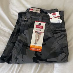Men’s Wrangler Regular Taper Pants 