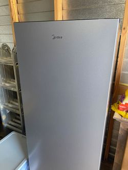 6.9 cu/ft Midea Freezer
