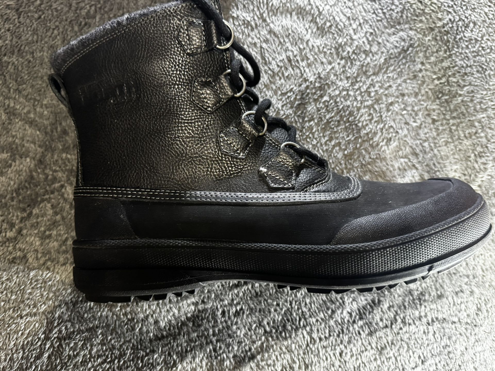 Sketchers North Thinsulate Water Resistant Hiking Snow Winter Men’s Black Boots