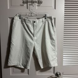 Mens Adidas ClimaLite Golf Shorts Size 36 