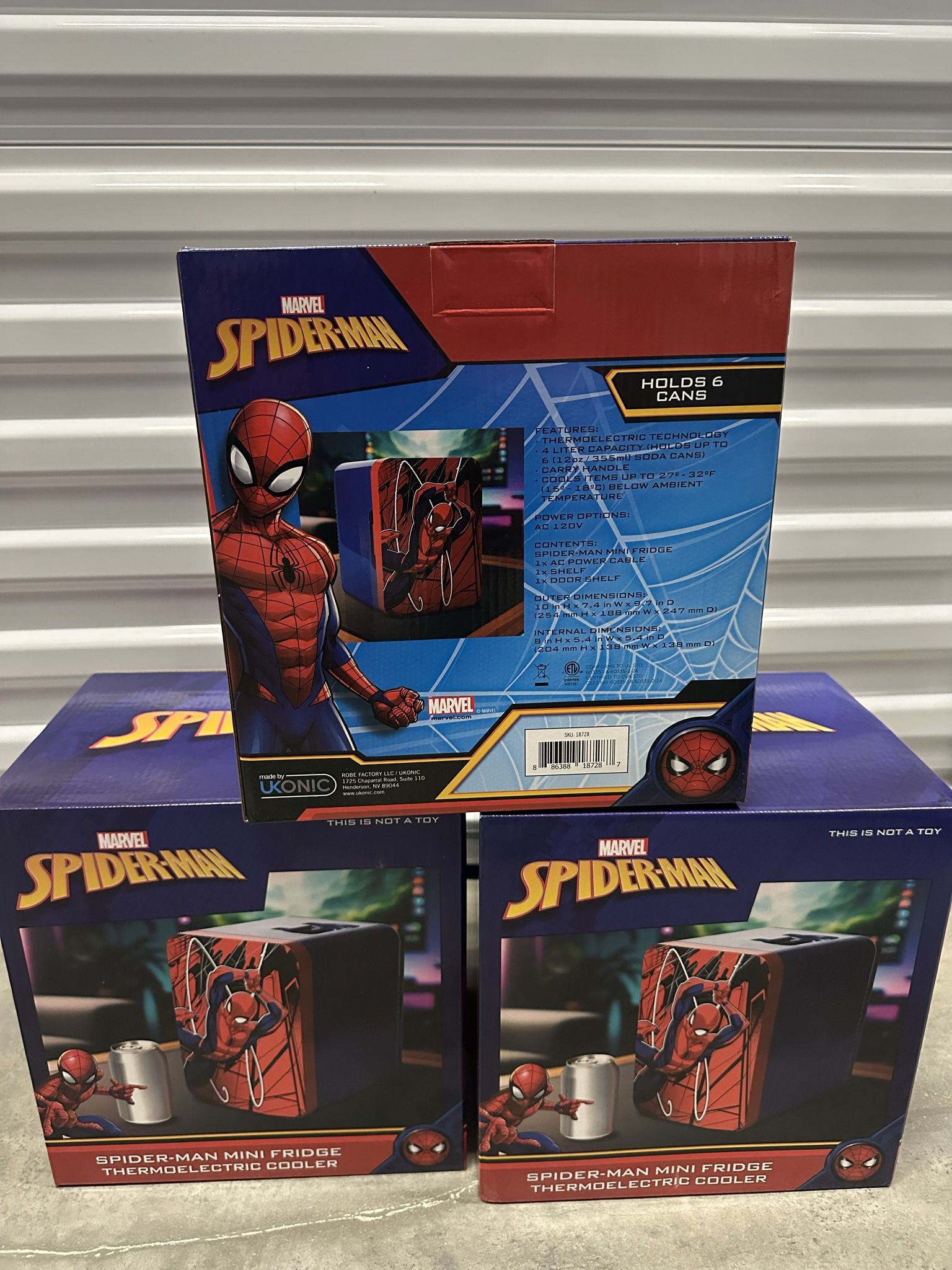 Marvel Spiderman Blue Red 6 Can Mini Fridge Thermoelectric Cooler 4 Litre
