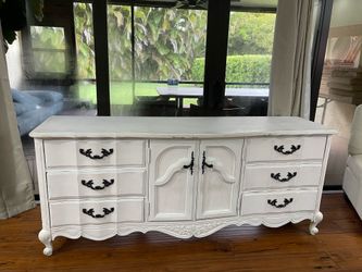 French Provincial Wood Dresser