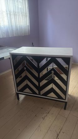 Storage cabinet