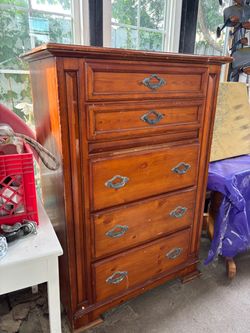 Wooden Dresser with 6 Drawers