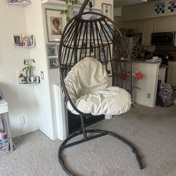 Hanging Egg Chair – Great Condition! Must Go!