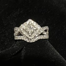 LEO DIAMOND 14K 1ct tw also with 14k 1/3CTW band Sautered On 