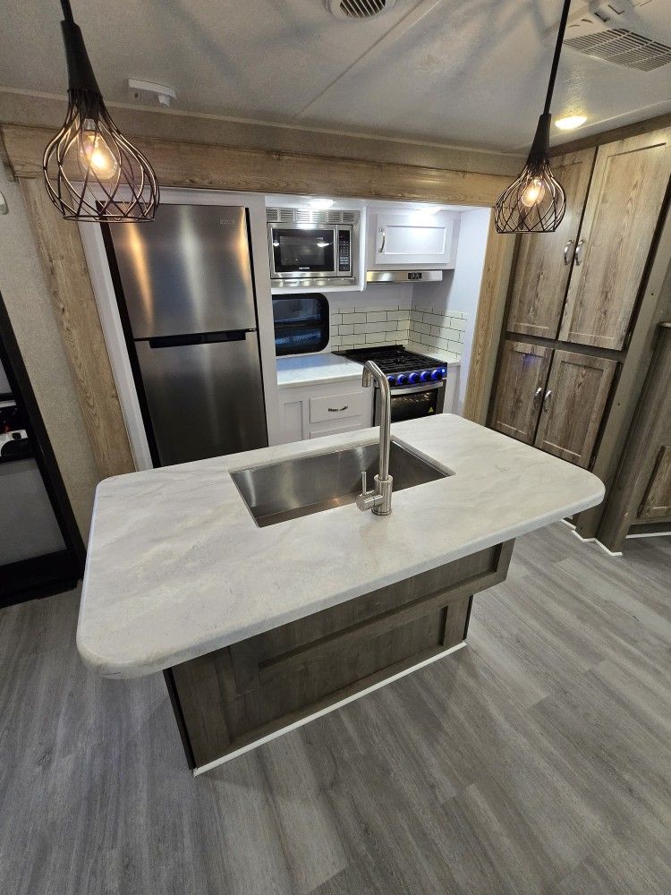 Rv Travel Trailer, Puma 2020 2rooms 33ft