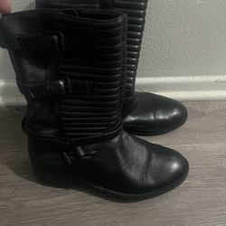 Black Leather Boots  ARTURO CHIANG Size 8
