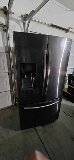 Samsung Refrigerator $200