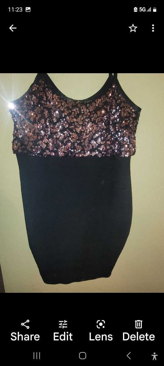 New TORRID DRESS PINK SEQUINED SIZE 1