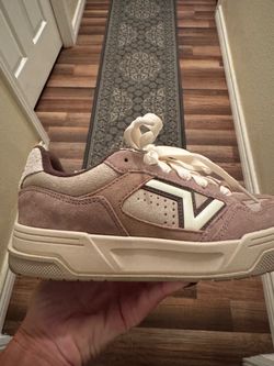 New Vans shoes size women's 7
