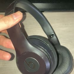 Beats Solo 3 (read Description)