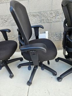 EXECUTIVE ERGONOMIC OFFICE CHAIRS