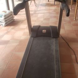 Treadmill - Landice L7